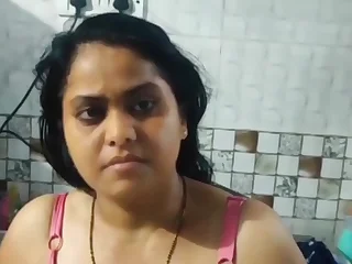 नौकरानी ने चुदाई करवाई अपने मालिक से किचन में